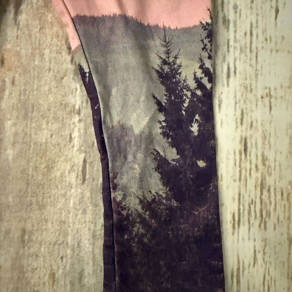 Kids Pink and Gray green forest Leggings - Picture 2 of 3